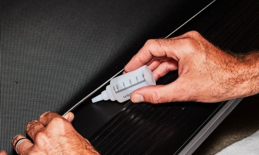 how to oil a treadmill